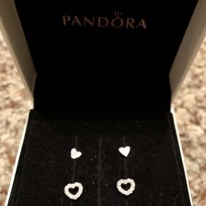 Pandora heart studs 💖